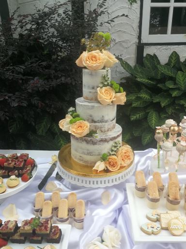 3 tier rustic wedding cake at Bala's Chalet, Cameron Highlands