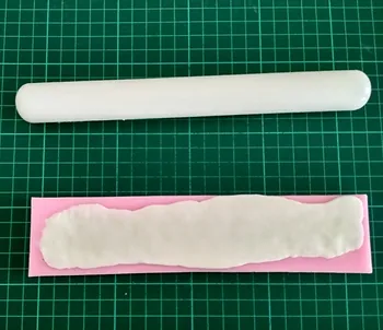 using silicone cake decorating mold