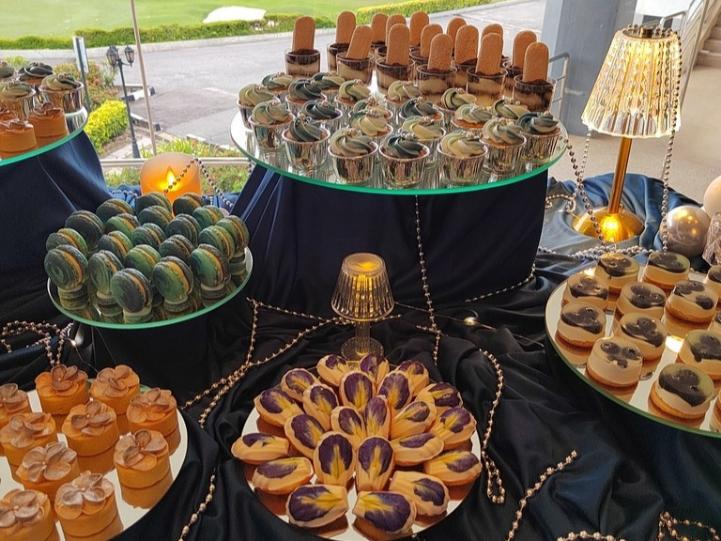 Mirror dessert plates