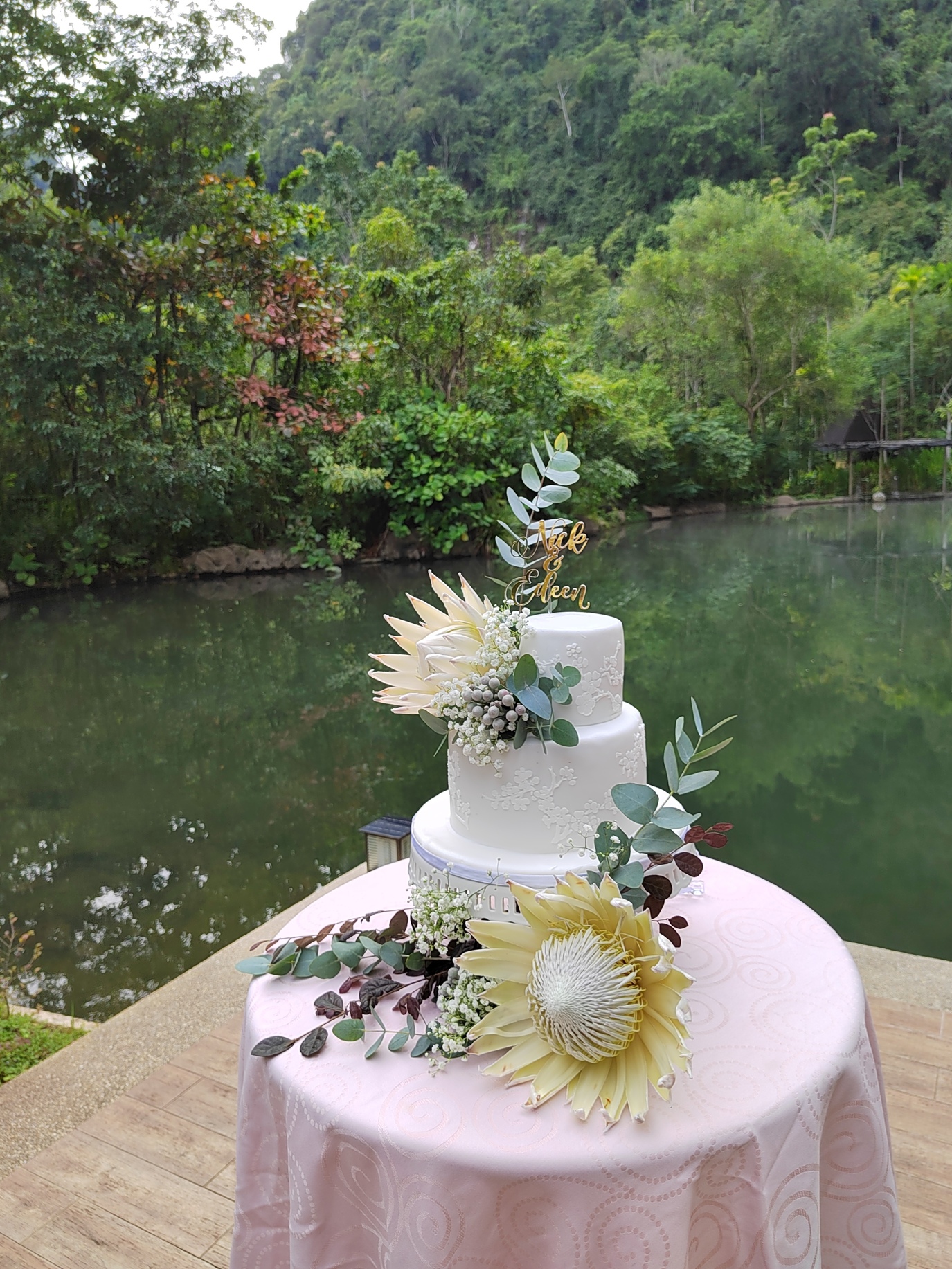 Fresh Flower Wedding Cake