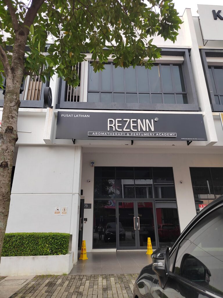 Rezenn Aromatherapy & Perfumery Academy